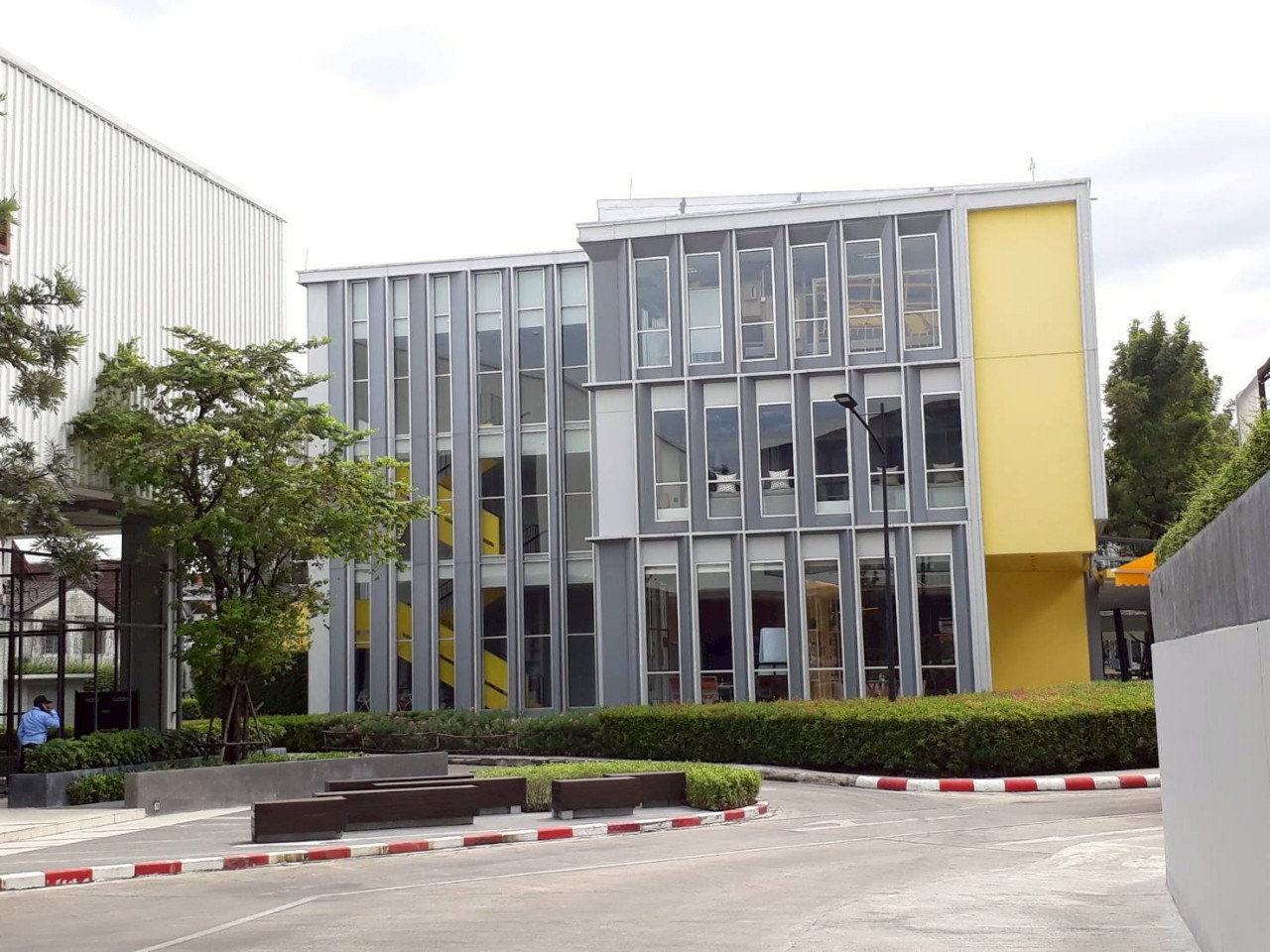 อาคาร ซัมเมอร์ ลาซาล SUMMER LASALLE.jpg