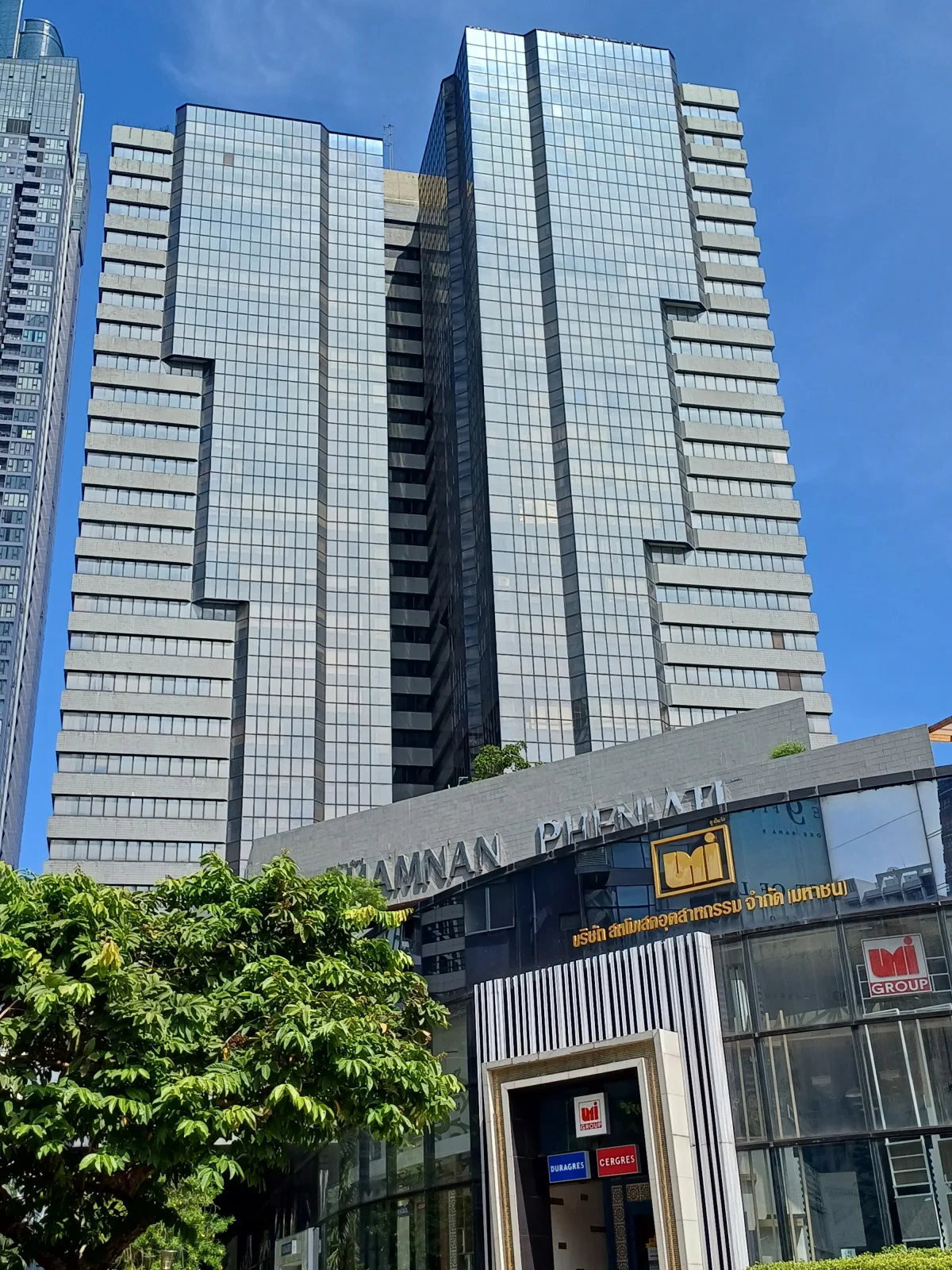 อาคารชำนาญเพ็ญชาติ บิสเนสเซ็นเตอร์ (CHAMNAN PHENJATI BUSINESS CENTER) ออฟฟิศให้เช่าพระราม 9 ห้วยขวาง ทำเลศักยภาพในย่าน New CBD กรุงเทพฯ