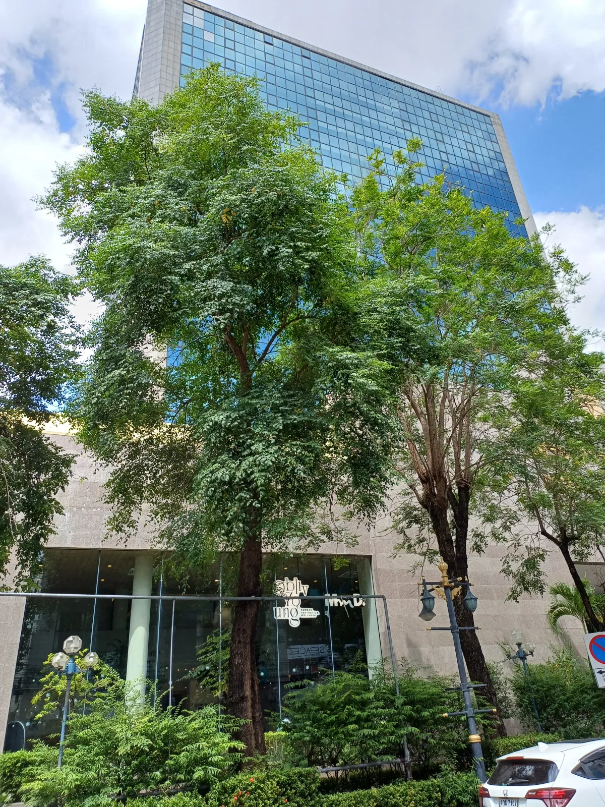 อาคารเศรษฐีวรรณ ทาวเวอร์ SETHIWAN TOWER ออฟฟิศให้เช่าย่านสาทร ทำเลธุรกิจระดับพรีเมียม เดินทางสะดวก ใกล้ BTS สุรศักดิ์