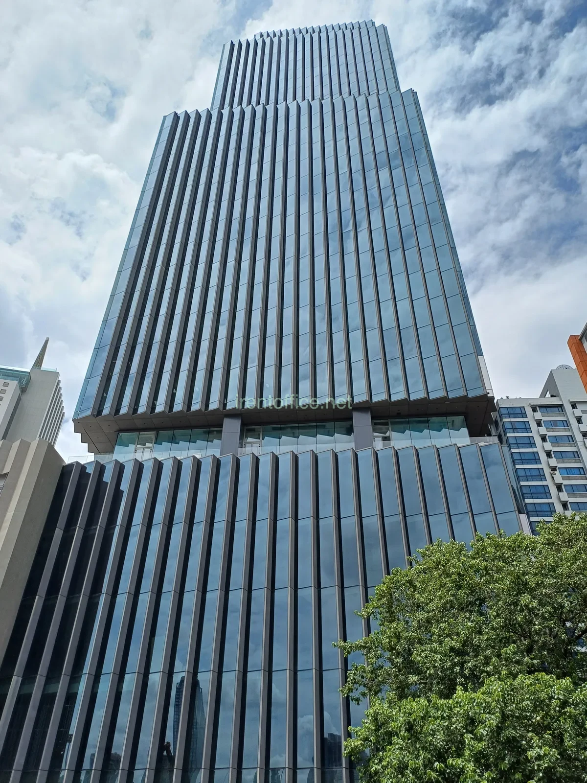 อาคารเซ็นทรัลพาร์ค ออฟฟิศเซส (Central Park Offices) ออฟฟิศให้เช่าใจกลางสีลม ทำเลธุรกิจระดับพรีเมียมของกรุงเทพ