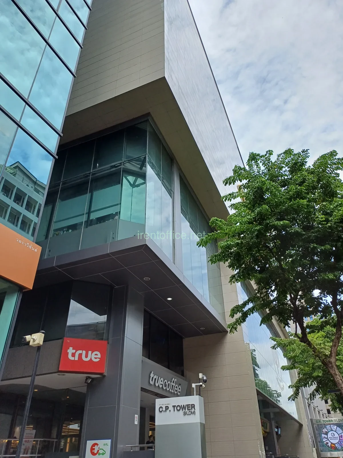 อาคารซีพี ทาวเวอร์ (CP Tower) ออฟฟิศให้เช่าทำเลศักยภาพ ใจกลางสีลม ใกล้ BTS ศาลาแดง และ MRT สีลม