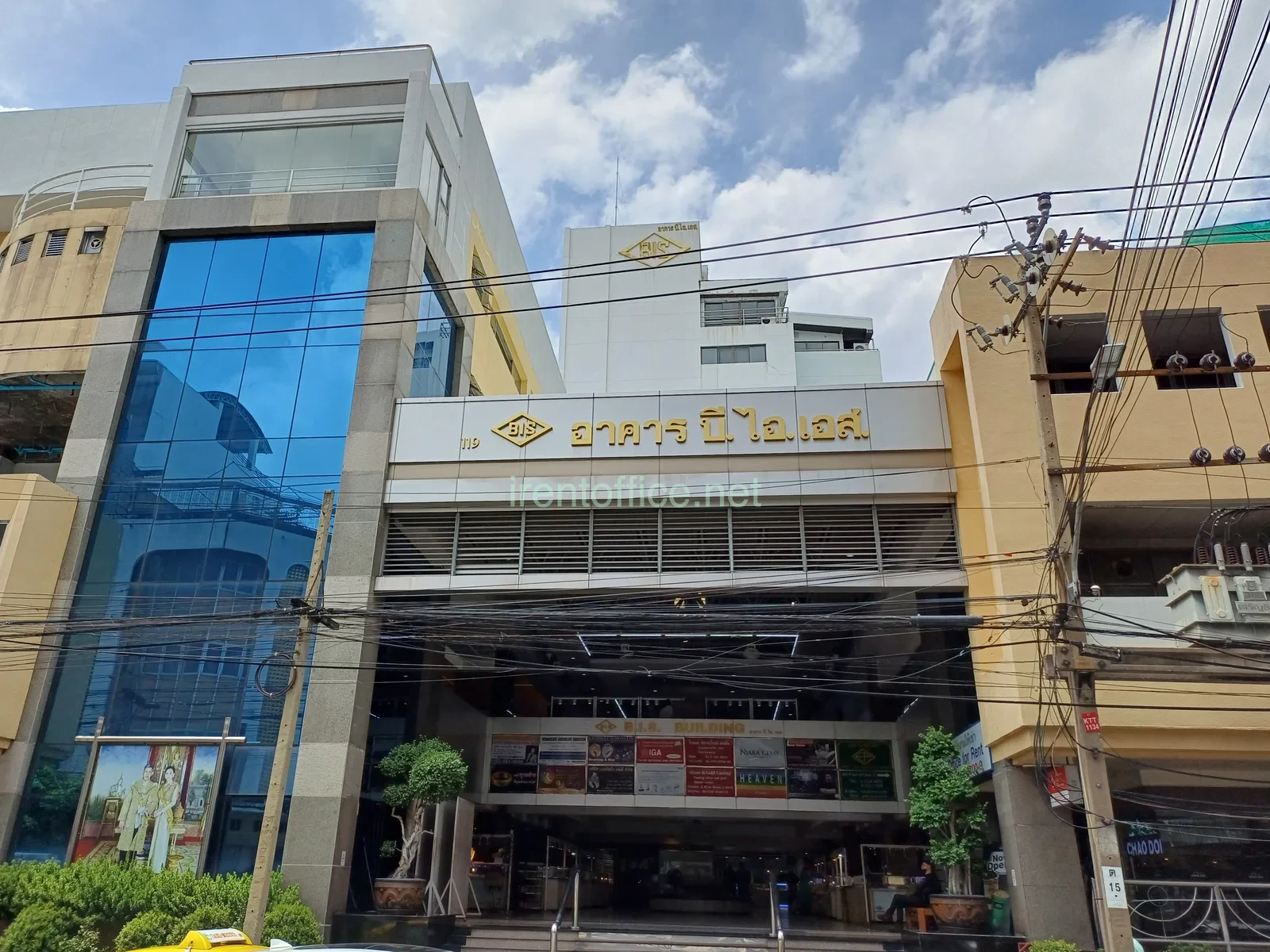 คลิกเพื่อดูรูปขนาดใหญ่ อาคาร บีไอเอส บิลดิ้ง (BIS Building) ออฟฟิศให้เช่าย่านสีลม-สาทร ทำเลธุรกิจใจกลางกรุงเทพ เดินทางสะดวก