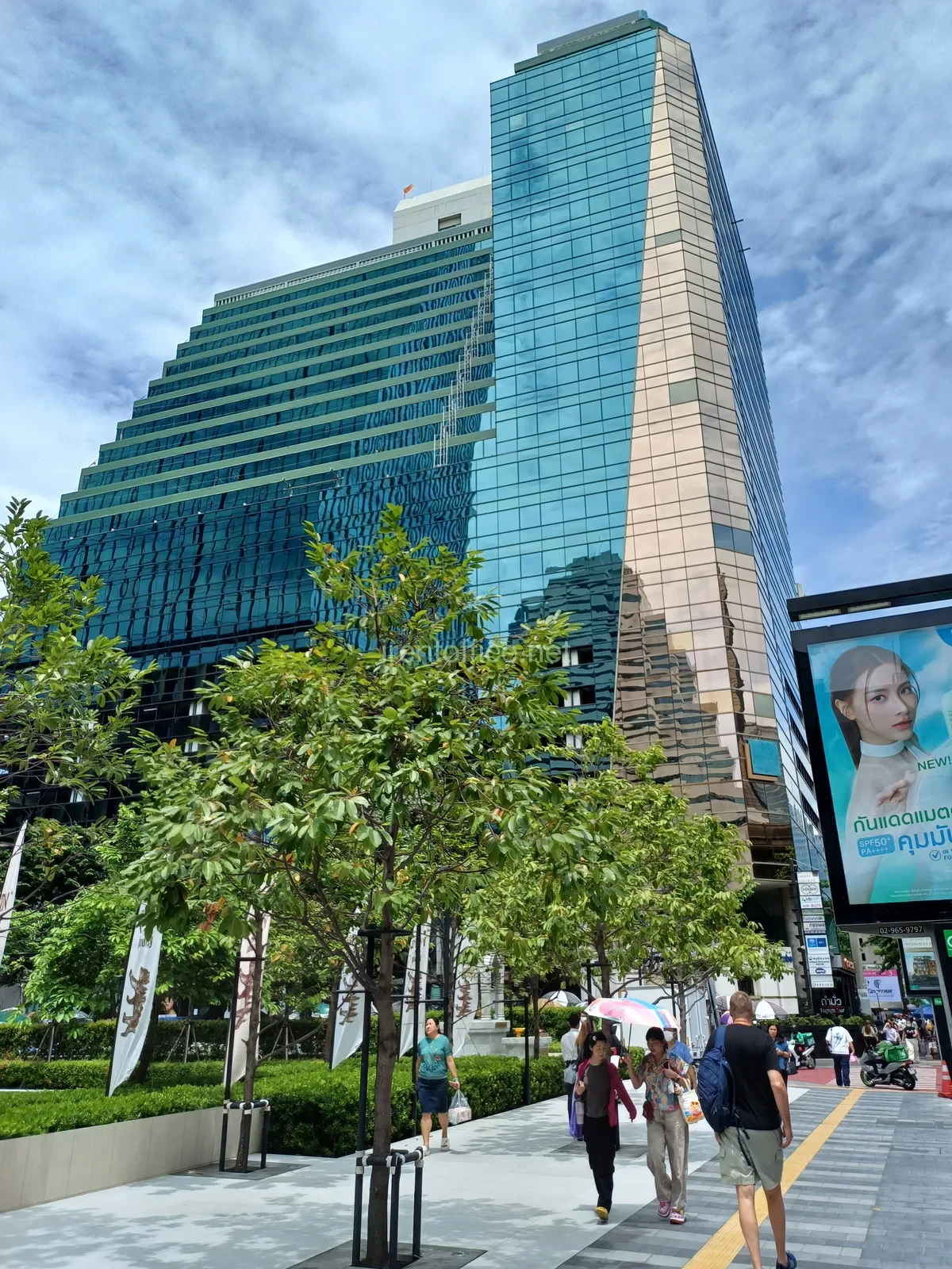 อาคารลิเบอร์ตี้สแควร์ LIBERTY SQUARE