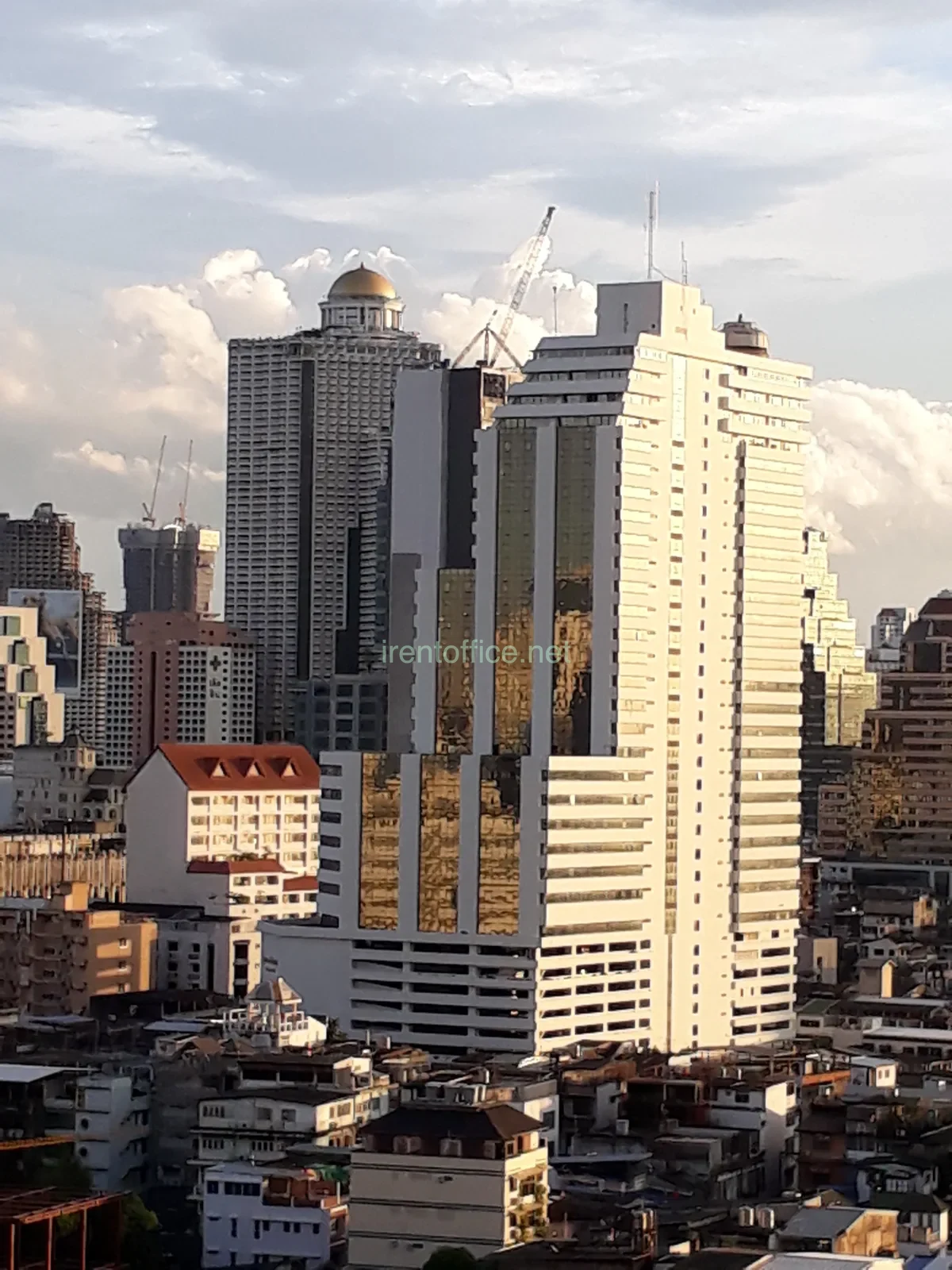 อาคารจูเวลเลอรี่ เซ็นเตอร์ JEWELLERY CENTER ออฟฟิศให้เช่าสีลม–บางรัก ศูนย์กลางธุรกิจและอัญมณีของกรุงเทพฯ