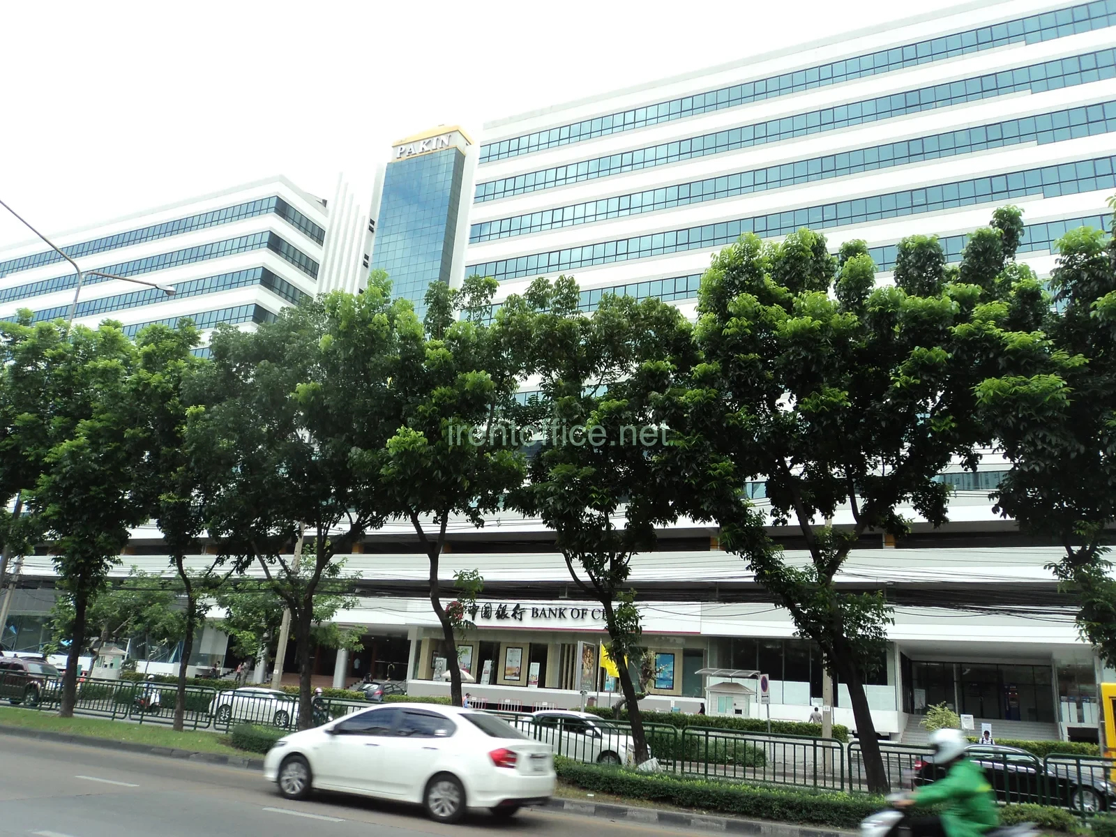 คลิกเพื่อดูรูปขนาดใหญ่ อาคารภคินท์ (PAKIN BUILDING) – สำนักงานให้เช่ารัชดา พระราม 9 ทำเลธุรกิจศักยภาพสูงใจกลาง New CBD