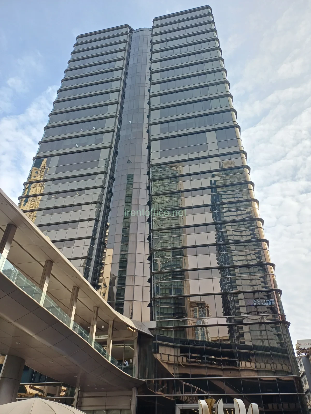 อาคารเจแอลเค ทาวเวอร์ (JLK Tower) เป็นออฟฟิศให้เช่า CBD สุขุมวิทรุ่นใหม่ที่โดดเด่นด้วยทำเลติด BTS นานา อาคาร Grade A มาตรฐานสากล