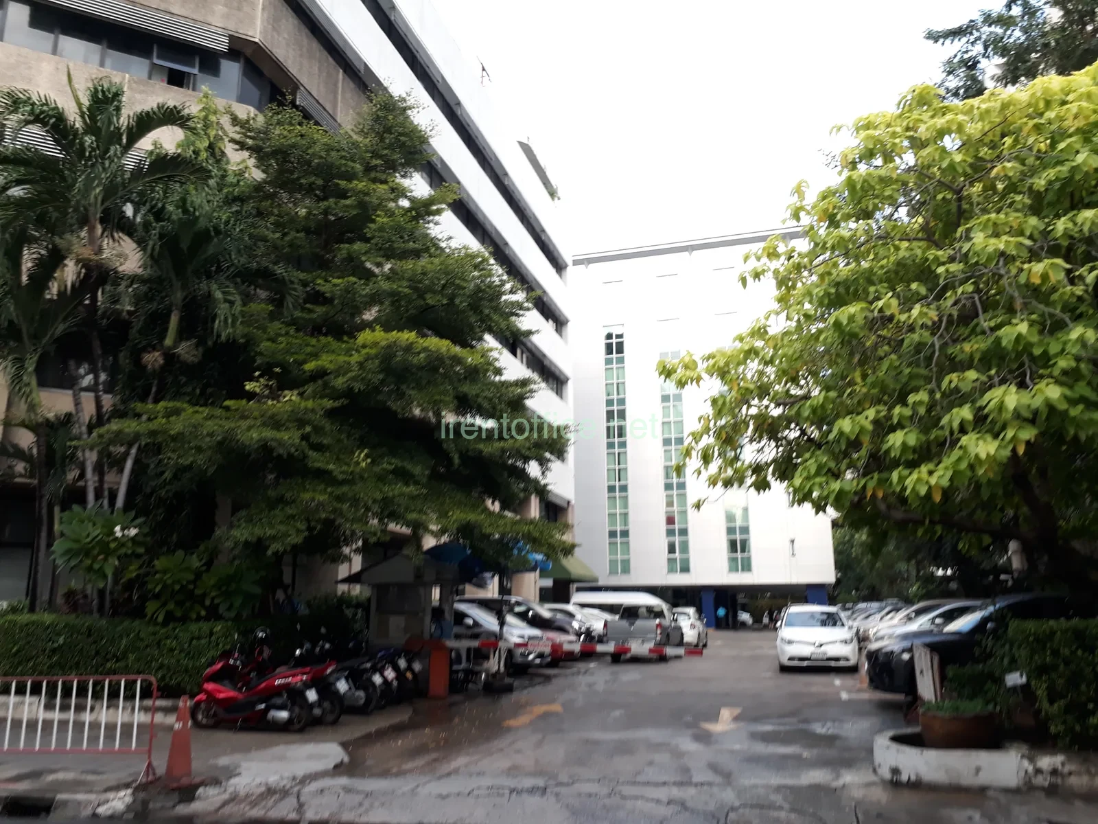 คลิกเพื่อดูรูปขนาดใหญ่ อาคารไสวบราวน์ (Sawai Brown Building) – ออฟฟิศให้เช่าย่านสุขุมวิท นานา ทำเลธุรกิจใจกลาง CBD กรุงเทพฯ