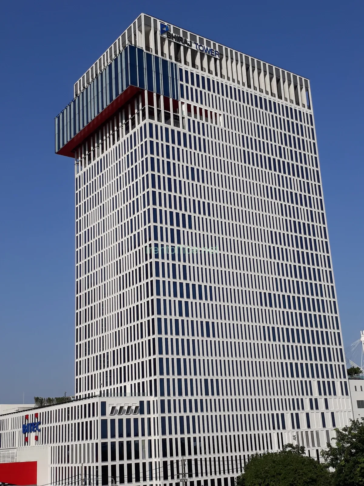 คลิกเพื่อดูรูปขนาดใหญ่ อาคารภิรัช ทาวเวอร์ แอท ไบเทค (Bhiraj Tower at BITEC)
