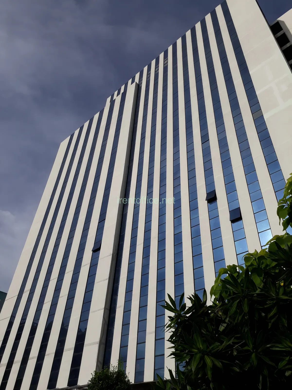 คลิกเพื่อดูรูปขนาดใหญ่ อาคารซีเอส ทาวเวอร์ (CS Tower)