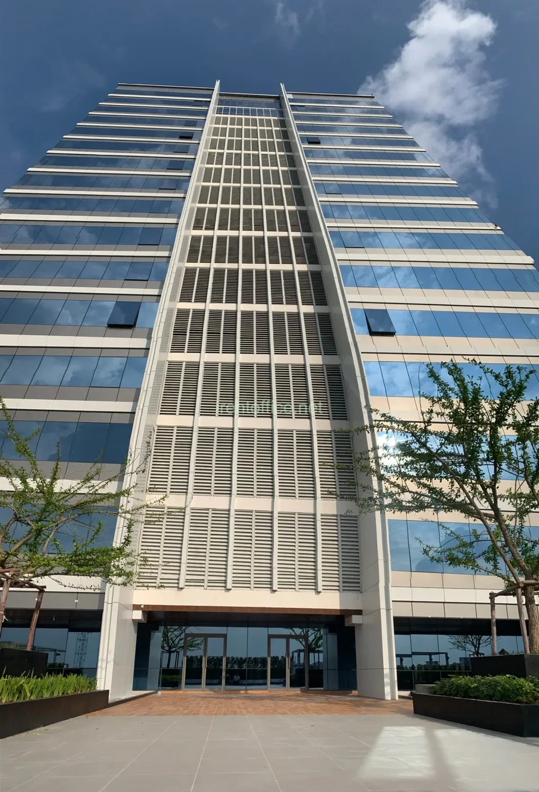 คลิกเพื่อดูรูปขนาดใหญ่ อาคารซีพี ทาวเวอร์ นอร์ธปาร์ค (CP Tower North Park)
