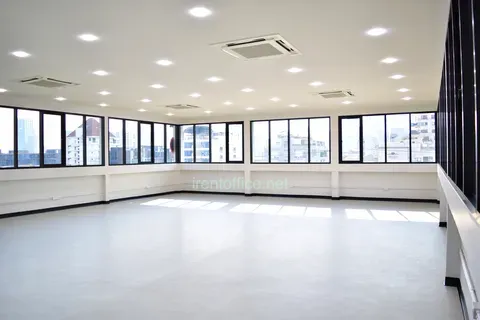 อาคารพลอยมิตร (Ploymit Building) ออฟฟิศให้เช่าสุขุมวิท 2 นานา–เพลินจิต ทำเล CBD ราคาคุ้มค่า ใกล้ BTS