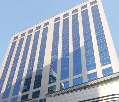 อาคารอาร์เอสยู ทาวเวอร์ (RSU Tower) เป็นอาคารสำนักงานให้เช่าบนถนนสุขุมวิทที่โดดเด่นด้วยทำเลศักยภาพ การเดินทางสะดวก และความคุ้มค่าในการใช้งานพื้นที่