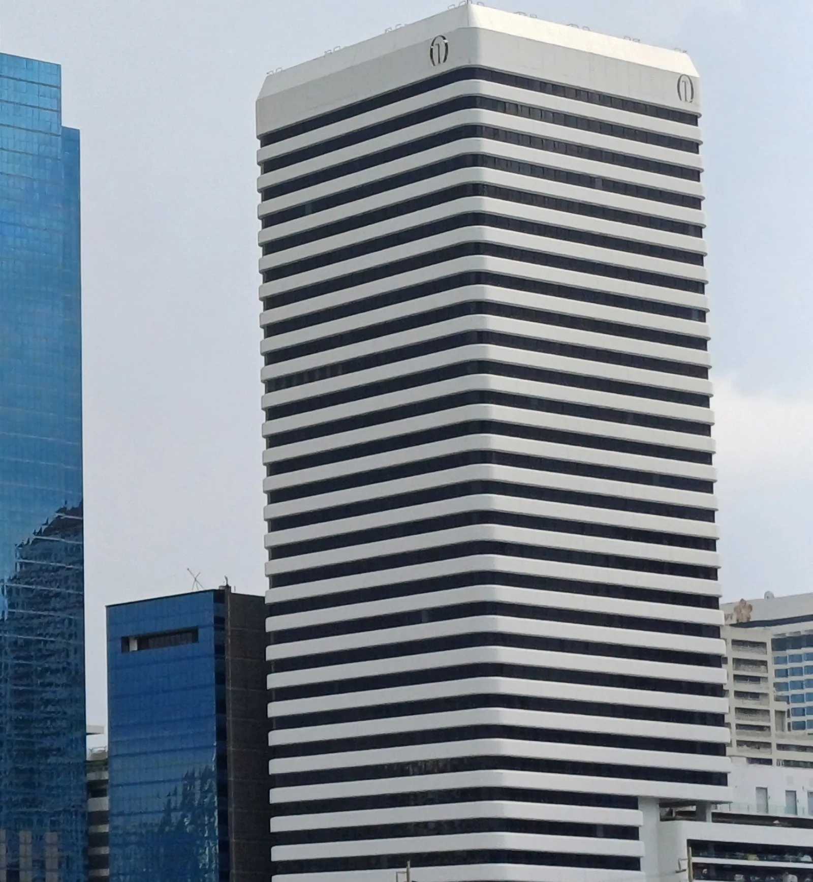 อาคารโอเชียน ทาวเวอร์ 1 (OCEAN TOWER 1) – สำนักงานให้เช่าสุขุมวิท ทำเลธุรกิจใจกลางอโศก CBD