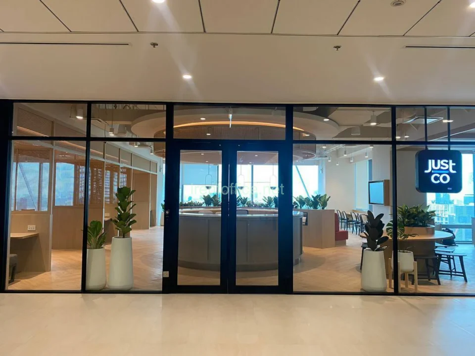 ภาพพื้นที่สำนักงานพร้อมใช้